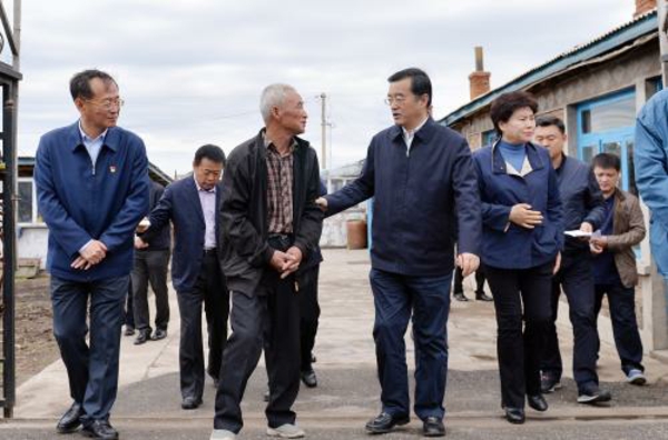 张庆伟在伊春和绥化调研:发挥优势做大做强特色主导产业 突出改革创新
