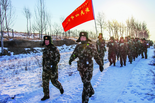 齐齐哈尔:武警齐齐哈尔支队锤炼新兵在复杂条件下应急处