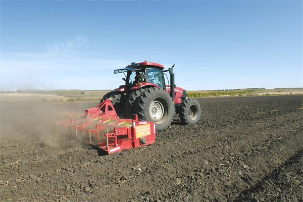 齐齐哈尔:克山农场加快秋整地 - 齐齐哈尔新闻网